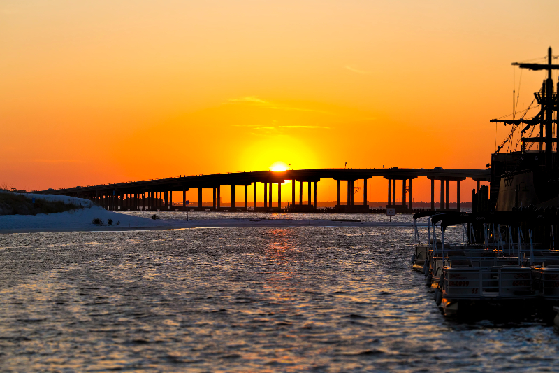 watching sunset in destin harbor