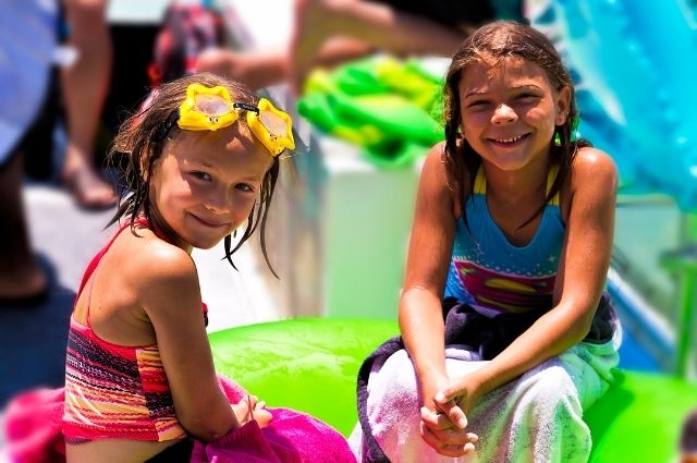 children enjoying a kid-friendly snorkeling excursion in Destin